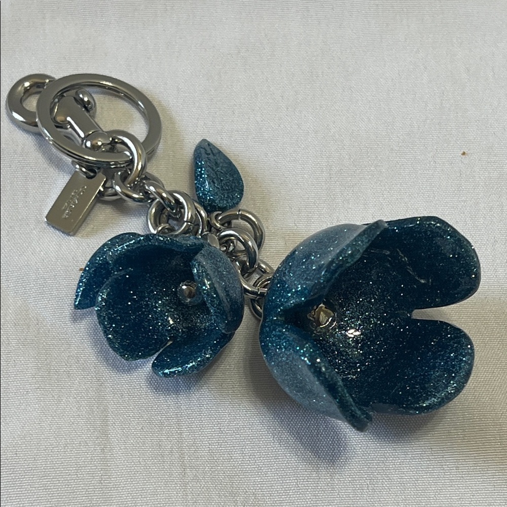 COACH TEA ROSE RESIN BLUE GLITTER FLOWER KEYCHAIN / PURSE CHARM